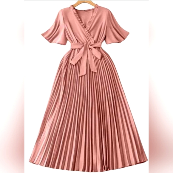 Dresses & Skirts - Pink Wrap Dress Flowy Nwot